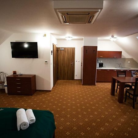 Penzion Polovnik Moldava nad Bodvou Екстер'єр фото